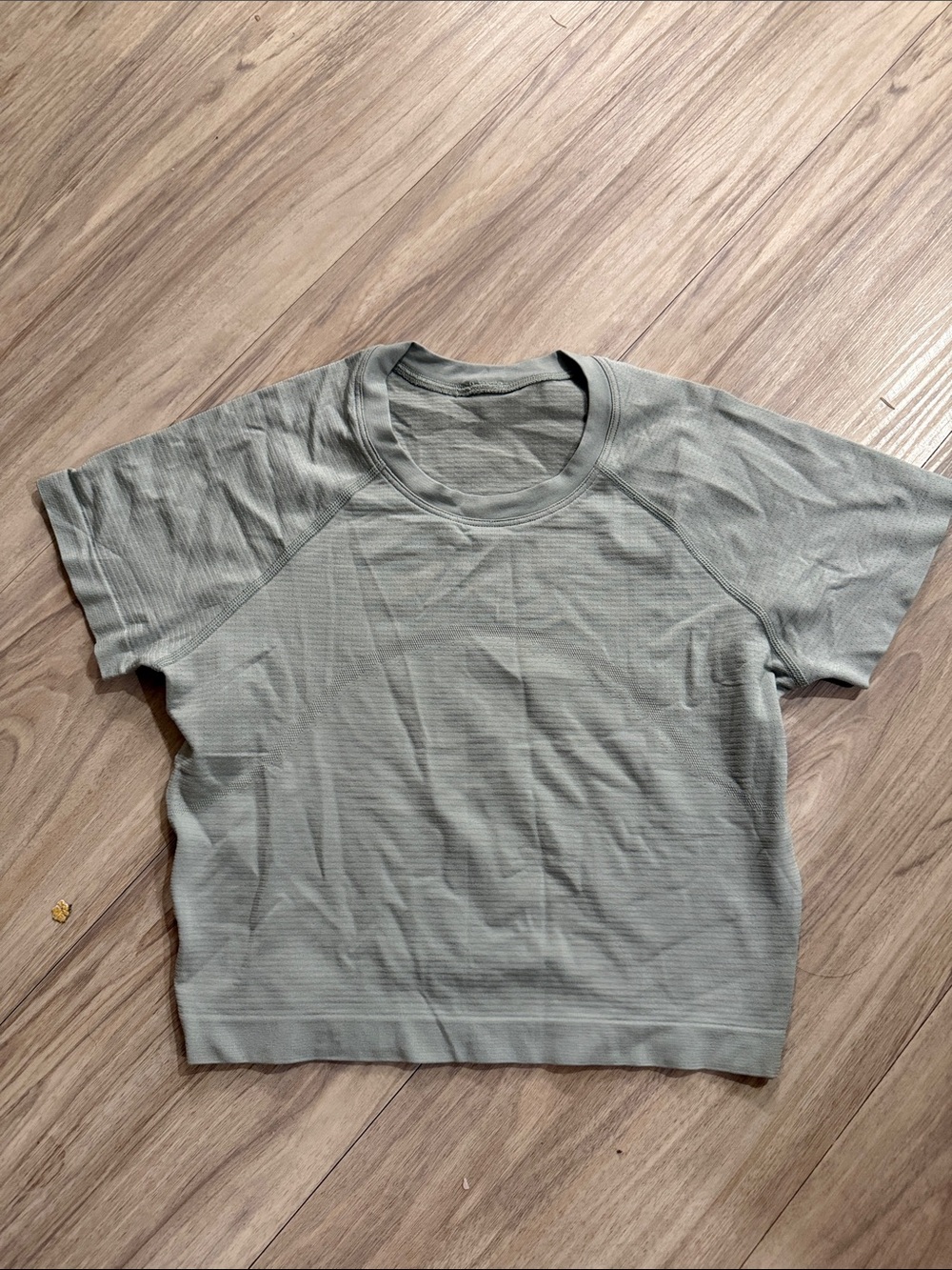 Lululemon grey eucalyptus cropped tee (size 4, never worn)